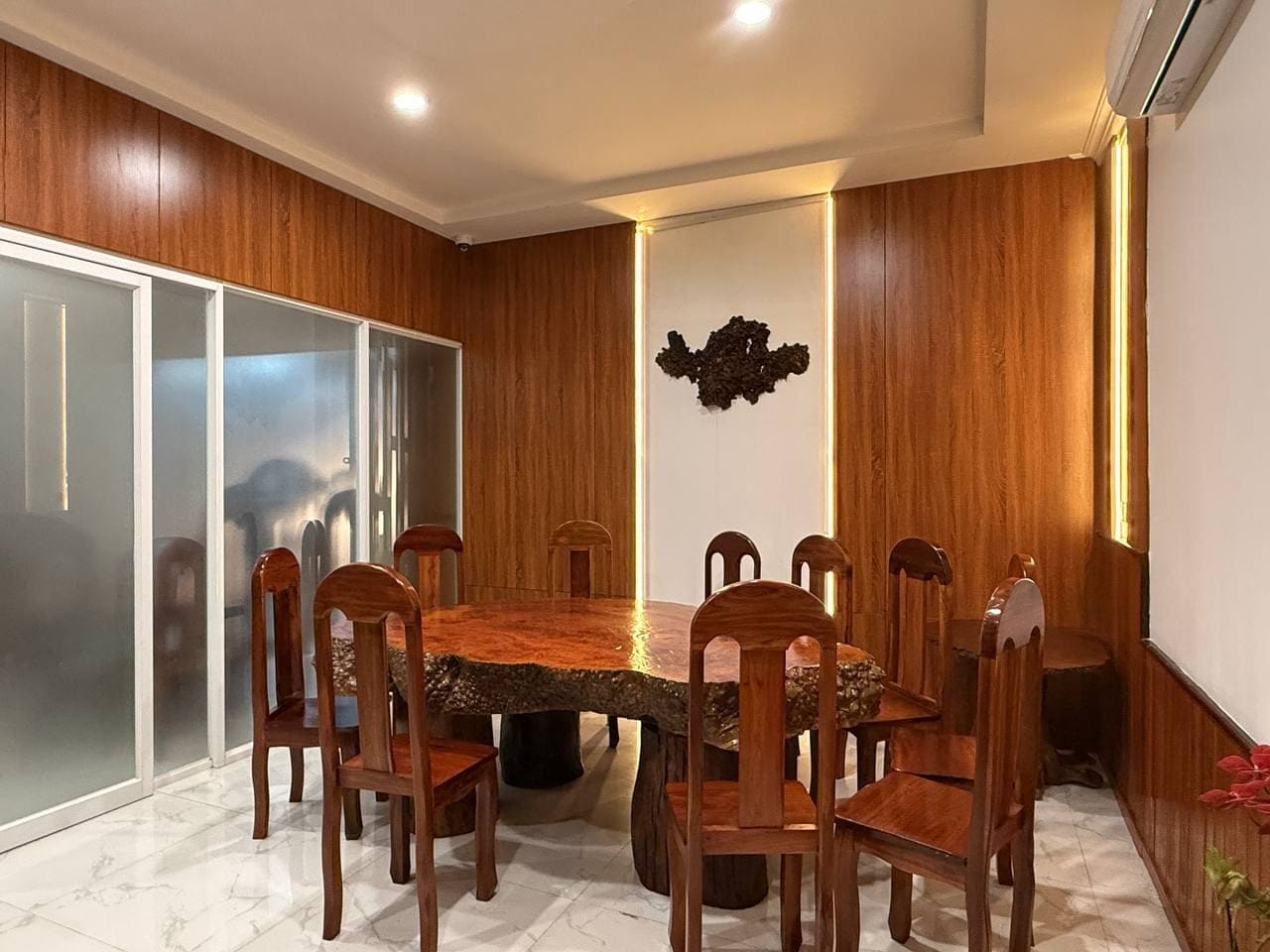 Restaurant Ambiance 7