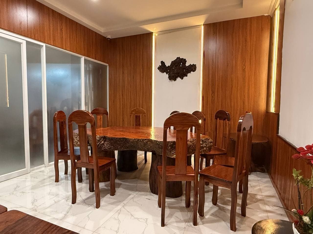 Restaurant Ambiance 8